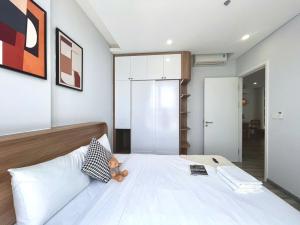 2BR - Marina Suites Luxury Apt - Sea, Mountain View