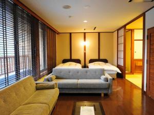 Tomuraushionsen Higashi Taisetsuso