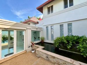 Epic Mountain View 3 bedroom Pool Villa 2 mins to the layan beach