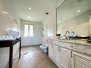 Epic Mountain View 3 bedroom Pool Villa 2 mins to the layan beach