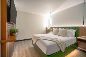 LYFE INN & SUITES by AGA- North Hollywood Near Universal Studios