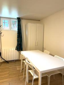 Appartements Charmants logements au centre ville de Rosny Sous Bois : Appartement 1 Chambre