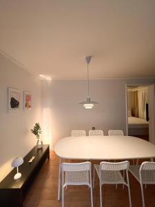 Stayraon, White & Cozy Space near Yeoksam Station