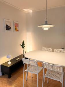 Stayraon, White & Cozy Space near Yeoksam Station