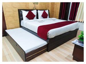 Hotel Ravi B-R Group In Jaipur