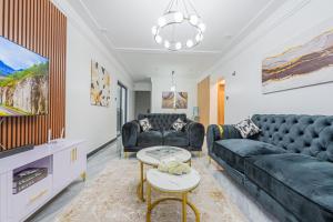 The lovely two bedroom apartment with swimming pool ,gym andmodern facilities in kilimani