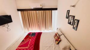 Modern & stylish 1bhk near expo mart