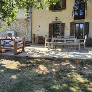 Maisons de vacances Maison renovee typique, au calme, piscine. : photos des chambres