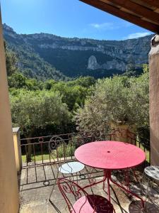 Maisons de vacances Villa Helene in the heart of the center of Fontaine de Vaucluse : photos des chambres
