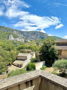 Maisons de vacances Villa Helene in the heart of the center of Fontaine de Vaucluse : photos des chambres