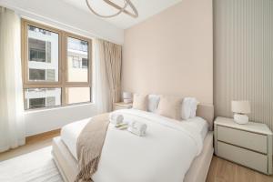 Luxury La Mer 1BR Balcony Sea Views Near City Walk and Mall