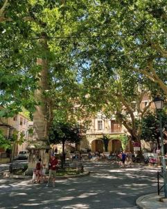 Maisons de vacances Villa Helene in the heart of the center of Fontaine de Vaucluse : photos des chambres