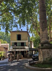 Maisons de vacances Villa Helene in the heart of the center of Fontaine de Vaucluse : photos des chambres