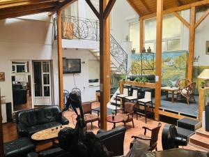 Lovely Garden Executive 100m2 Apartment - Business & Long Stay Novi Sad