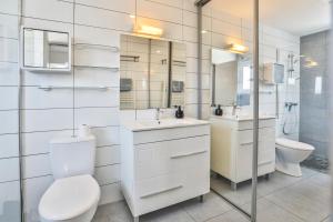 Maisons de vacances La tranquilite bleue - Maison avec Parking cloture : photos des chambres