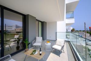 Artemis 102 - Seaside Stories