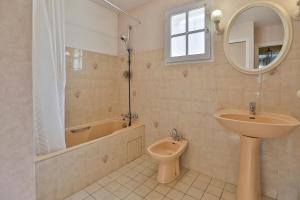 Villas Authentic and spacious family home : photos des chambres