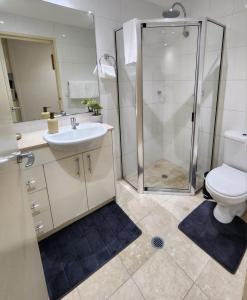 Apartment with Balcony near ICC On Dixon street