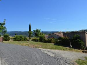 Maisons de vacances Captivating Holiday Home in Les Vans with Pool : photos des chambres