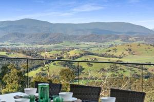 Skyline Views Yarra Valley's Elevated Escape