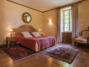 Maisons de vacances Ritzy Mansion in Sourzac with Tennis Court : photos des chambres