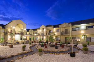 Canberra Parklands Central Apartment Hotel Official