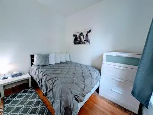 The Roscoe Village Guesthouse