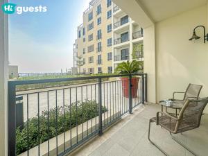 HiGuests - Lavish 2BR Apt with Private Beach Access