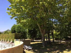 Appartements A beautiful 2 persons studio in a chateau with swimming pool : photos des chambres