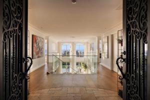Mount Martha Manor Indoor Pool & Ocean Views