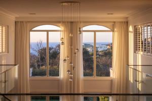 Mount Martha Manor Indoor Pool & Ocean Views