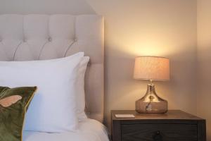 Luxury 1-Bed Apartment - Free Parking - Heart of Southville