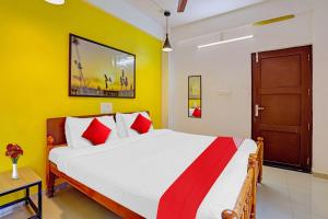 Hotel O Parppidam Residency Kazhakuttam Railway Station