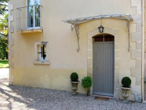 Maisons de vacances Lovely Cottage in Valreas with Swimming Pool : photos des chambres