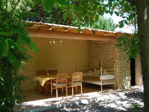Maisons de vacances Lovely Cottage in Valreas with Swimming Pool : photos des chambres
