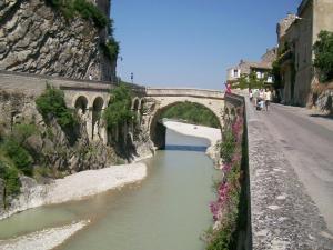 Maisons de vacances Lovely Cottage in Valreas with Swimming Pool : photos des chambres
