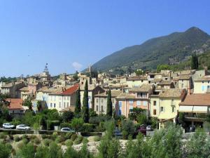 Maisons de vacances Lovely Cottage in Valreas with Swimming Pool : photos des chambres