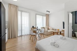 Artemis 102 - Seaside Stories