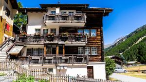 Annas Place im Haus zer Briggu Saas-Grund