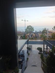 Apartament buze detit