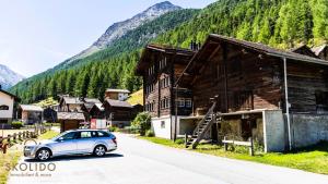 Annas Place im Haus zer Briggu Saas-Grund