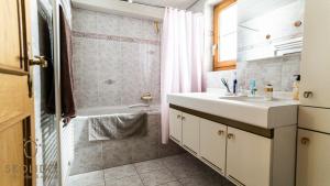 Annas Place im Haus zer Briggu Saas-Grund