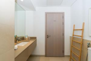 One Bedroom Apartment by Otolo Homes with Free Yas Theme Park Tickets