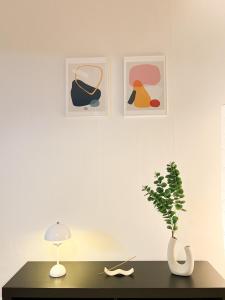 Stayraon, White & Cozy Space near Yeoksam Station