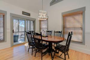 Stargaze Screen Movies Play Golf Splash at the Lakes Relax in the Communal Sauna - HooRay