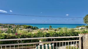 Jolinda Guest House accogliente appartamento vista mare, vicino al centro di Cefalù con piscina fuori terra