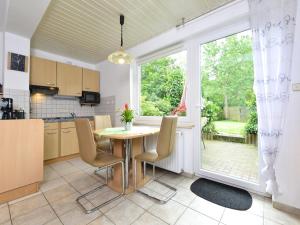 Garden-view Apartment in Heringhausen Lake City Centre