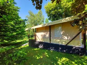 Maisons de vacances Romantic cottage with shared swimming pool : photos des chambres