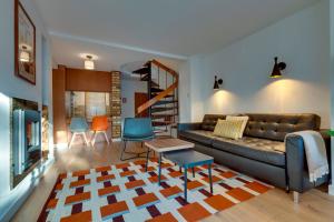 Modern and Stylish Townhouse in City Centre Pass the Keys