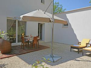 Villas Modern Villa with Pool in Montauroux France : photos des chambres